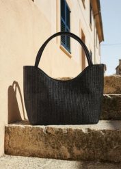 Torba typu shopper w optyce plecionki. Brązowe shopper bag bonprix, bez wzorów, bez dodatków. Za 59.99 zł.