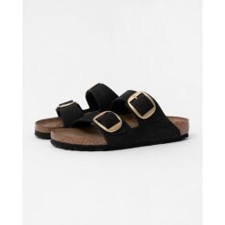 Klapki damskie Birkenstock Arizona Big Buckle. Czarne klapki damskie Birkenstock, bez wzorów, z materiału, bez obcasa, bez zapięcia. Za 656.70 zł.