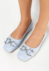 Niebieskie Balerinki z Kwadratowym Noskiem i Metalową Ozdobą Vosho. Niebieskie balerinki damskie Born2be, z aplikacjami, ze skóry ekologicznej. Za 39.99 zł.