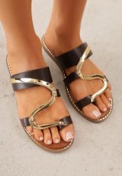 Brązowe Klapki Japonki z Paskiem na Palec i Metaliczną Ozdobą Qhesith. Brązowe klapki damskie Born2be, z aplikacjami, z jeansu, bez obcasa, na płaskiej podeszwie, bez zapięcia. Za 69.99 zł.