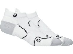Skarpetki Asics Court+. Białe skarpetki damskie Asics, bez wzorów, z materiału. Za 121.00 zł.