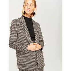 Elegancki żakiet - Wielobarwn. Szare marynarki i żakiety damskie Reserved, eleganckie. W wyprzedaży za 69.99 zł.