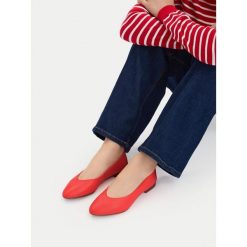Baleriny Lasocki. Czerwone balerinki damskie Lasocki, bez wzorów. Za 149.99 zł.