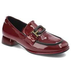 Czerwone Półbuty Artiker Eleganckie Obuwie Damskie. Czerwone półbuty damskie Artiker, bez wzorów, ze skóry, bez obcasa, na obcasie, bez zapięcia. Za 189.00 zł.