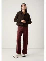 More & More Sweter w kolorze ciemnobrązowym rozmiar: 40. Brązowe swetry klasyczne damskie More & More, ze splotem, bez kołnierzyka. Za 201.08 zł.