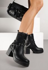 Czarne Botki na Słupkowym Obcasie Zdobione Paskiem ze Sprzączką i Łańcuszkiem Ilvisse. Czarne botki damskie Renee, z jeansu, eleganckie, bez obcasa, na obcasie, bez zapięcia. Za 169.99 zł.