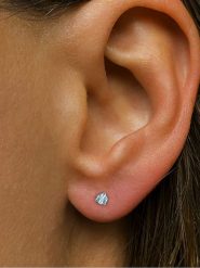 Les Petites Précieuses Srebrne kolczyki-wkrętki z topazem rozmiar: onesize. Niebieskie kolczyki damskie Les Petites Précieuses, z topazem, srebrne. Za 122.45 zł.