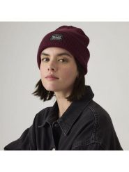 Levi's Czapka beanie w kolorze bordowym rozmiar: onesize. Czerwone czapki damskie Levi's, bez wzorów, z bawełny. Za 101.94 zł.