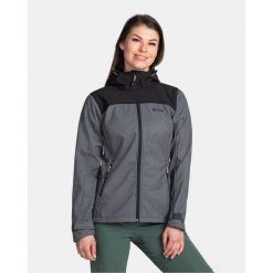Damska kurtka softshell Kilpi RAVIA-W. Szare kurtki sportowe damskie Kilpi, na jesień, bez wzorów, z materiału, z kapturem. Za 370.41 zł.