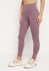 Fioletowe Legginsy Sportowe z Wysokim Stanem Pierra. Fioletowe legginsy damskie Born2be, s, bez wzorów, z jeansu, z podwyższonym stanem, na fitness i siłownię. Za 34.99 zł.