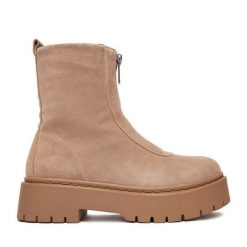 Botki DeeZee. Brązowe botki damskie DeeZee, bez obcasa, na płaskiej podeszwie, bez zapięcia. Za 319.99 zł.