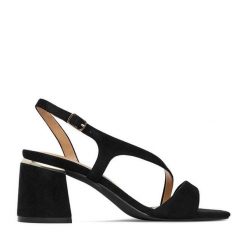 Sandały JENNY. Czarne sandały damskie Jenny, bez wzorów, bez obcasa, na słupku, bez zapięcia. Za 129.99 zł.
