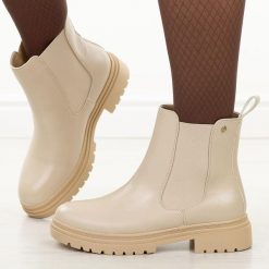 Beżowe sztyblety damskie Potocki 12201. Brązowe botki damskie POTOCKI, na jesień, z jeansu, eleganckie, z okrągłym noskiem, bez obcasa, bez zapięcia. Za 149.00 zł.