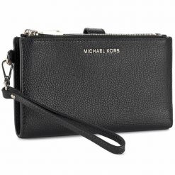 Portfel MICHAEL Michael Kors. Czarne portfele damskie MICHAEL Michael Kors, bez wzorów. Za 539.99 zł.