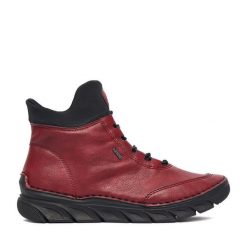 Botki Rieker. Czerwone botki damskie Rieker, bez obcasa, na płaskiej podeszwie, bez zapięcia. Za 369.99 zł.