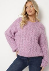 Fioletowy Sweter z Wełną o Prostym Kroju z Warkoczowym Splotem Rinnitha. Fioletowe swetry klasyczne damskie Born2be, na zimę, z jeansu, bez kołnierzyka. Za 169.99 zł.