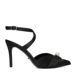 Szpilki DeeZee. Czarne szpilki damskie DeeZee, bez wzorów, bez obcasa, na szpilce, bez zapięcia. Za 149.99 zł.