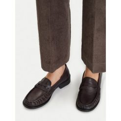 Mokasyny Lasocki. Brązowe mokasyny damskie Lasocki, bez obcasa. Za 229.99 zł.