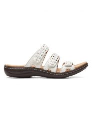 Clarks Skórzane klapki "Laurieann Cove" w kolorze białym rozmiar: 41. Białe klapki damskie Clarks, bez wzorów, z otwartym noskiem, bez obcasa, bez zapięcia. Za 157.73 zł.