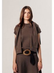 Rodier Bezrękawnik w kolorze jasnobrązowym rozmiar: S. Brązowe swetry klasyczne damskie Rodier, s, z wełny, bez kołnierzyka. Za 208.99 zł.