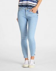 LEE SCARLETT SKINNY CROPPED DAMSKIE SPODNIE JEANSOWE LIGHT COROVAL L30CMFOC 112106363. Rurki damskie Lee, bez wzorów, z jeansu. Za 199.99 zł.