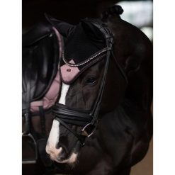 Krótki kapelusz dla koni Equestrian Stockholm. Czarne kapelusze damskie EQUESTRIAN STOCKHOLM, bez wzorów, sportowe. Za 307.00 zł.