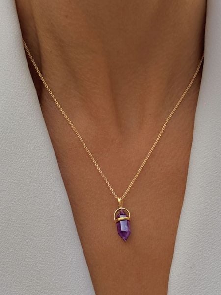 Les Petites Précieuses Pozłacany naszyjnik z zawieszką - dł. 16 cm rozmiar: onesize. Różowe naszyjniki damskie Les Petites Précieuses, z ametystem, pozłacane. Za 130.99 zł.