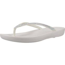 Klapki Fitflop Model Iqushion Sparkle Kolor Biały. Białe klapki damskie Flip Flop, bez wzorów, z syntetyku, bez obcasa, bez zapięcia. Za 275.00 zł.