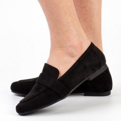 Czarne zamszowe loafersy, mokasyny damskie La.Fi 017b-su. Czarne mokasyny damskie La.Fi, z zamszu, bez obcasa. Za 139.00 zł.