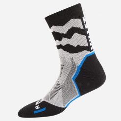 Skarpety do biegania w terenie Millet Intense Crew Socks Czarny. Czarne skarpetki damskie Millet, bez wzorów, z tkaniny. Za 90.00 zł.