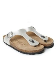 Mandel Japonki "Blanca" w kolorze białym rozmiar: 41. Białe klapki damskie Mandel, bez wzorów, bez obcasa, bez zapięcia. Za 121.99 zł.