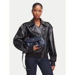 Torebka Guess. Niebieskie torebki klasyczne damskie Guess, bez dodatków. Za 489.99 zł.