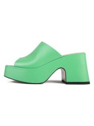 Loft37 Skórzane klapki w kolorze zielonym rozmiar: 36. Zielone klapki damskie loft37, bez wzorów, z otwartym noskiem, bez obcasa, na obcasie, bez zapięcia. Za 304.99 zł.