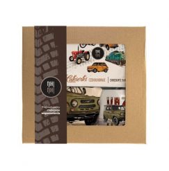 UAZ 469 — paczka (Zawartość paczki: koszulka, torba, kubek, słodycze; Rozmiar koszulki / bluzy: XL (damska); Kolor koszulki / bluzy: jasnoszary melanż. Szare koszulki damskie nikiniki, l, bez wzorów, z bawełny, bez kołnierzyka, bez ramiączek. Za 169.00 zł.