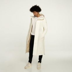 Wodoodporna zimowa kurtka przeciwdeszczowa Agu Undyed City Slicker. Białe kurtki damskie AGU, na zimę, l, bez wzorów, z materiału, z kapturem. Za 1,546.60 zł.
