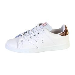 Tenisówki Victoria Model 1125104 Kolor Biały. Białe obuwie sportowe damskie Victoria, ze skóry, bez zapięcia, tenisowe. Za 318.00 zł.
