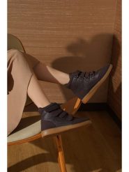 C'M Sneakersy w kolorze brązowym rozmiar: 39. Brązowe obuwie sportowe damskie C'M, za kostkę, bez zapięcia. Za 117.99 zł.