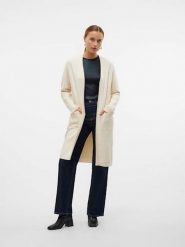 Vero Moda Kardigan "Saba" w kolorze kremowym rozmiar: S. Brązowe kardigany damskie Vero Moda, s, bez wzorów, ze splotem. Za 83.42 zł.