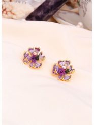 L'Atelier de Gaia Pozłacane kolczyki-wkrętki z masą perłową rozmiar: onesize. Różowe kolczyki damskie L'Atelier de Gaia, z perłą, pozłacane. Za 122.09 zł.