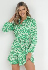 Zielona Koszulowa Sukienka Mini w Ornamentalny Wzór z Falbanką Alecerlla. Zielone sukienki damskie Born2be, bez wzorów, bez ramiączek. W wyprzedaży za 152.99 zł.