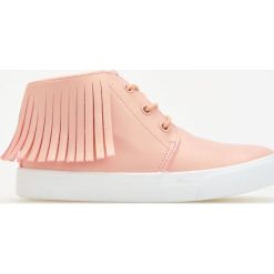 Sneakersy za kostkę - Różowy. Czerwone buty sportowe dziewczęce Reserved, za kostkę. W wyprzedaży za 29.99 zł.
