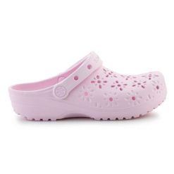 Klapki Crocs Classic Floral Cut Out Clog 210927-6ZW różowe. Czerwone klapki damskie bez wzorów, bez obcasa, bez zapięcia. Za 360.01 zł.