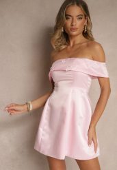 Różowa Sukienka Hiszpanka Vices z Satyny Zdobiona Aplikacjami Fenilune. Czerwone sukienki damskie Renee, z aplikacjami, z satyny, eleganckie, bez ramiączek. W wyprzedaży za 91.99 zł.