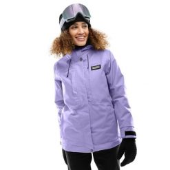 Kurtka snowboardowa damska W4-W Nevis. Fioletowe kurtki sportowe damskie SIROKO, na zimę, bez wzorów, bez kaptura. W wyprzedaży za 380.00 zł.