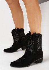 Czarne Denimowe Botki Kowbojki na Niskim Obcasie Ozdobione Kwiatami Odalesca. Czarne botki damskie Born2be, boho, bez obcasa, na płaskiej podeszwie, bez zapięcia. Za 149.99 zł.