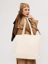 MORI Shopper bag w kolorze kremowym - 47 x 36 x 8 cm rozmiar: onesize. Brązowe shopper bag MORI, bez wzorów, z bawełny, na ramię, bez dodatków. Za 30.99 zł.