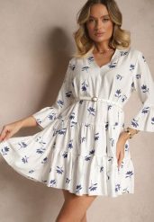 Biała Rozkloszowana Sukienka z Wiskozą Zdobiona Haftem i Falbanami Aliorra. Białe sukienki damskie Renee, z aplikacjami, z bawełny, eleganckie, bez ramiączek. W wyprzedaży za 107.99 zł.