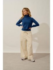 AUTHENTIC CASHMERE Kaszmirowy golf "Cassy" w kolorze niebieskim rozmiar: M. Niebieskie golfy damskie AUTHENTIC CASHMERE, m, bez wzorów, z kaszmiru, bez ramiączek. Za 347.99 zł.