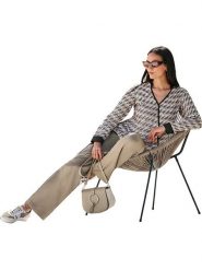 Heine Bluzka w kolorze beżowym rozmiar: 48. Brązowe bluzki damskie Heine, bez wzorów, z wiskozy, bez kołnierzyka, bez ramiączek. Za 52.30 zł.