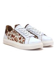 Goby Sneakersy w kolorze kremowo-biało-brązowym rozmiar: 40. Białe obuwie sportowe damskie Goby, bez zapięcia. Za 304.99 zł.